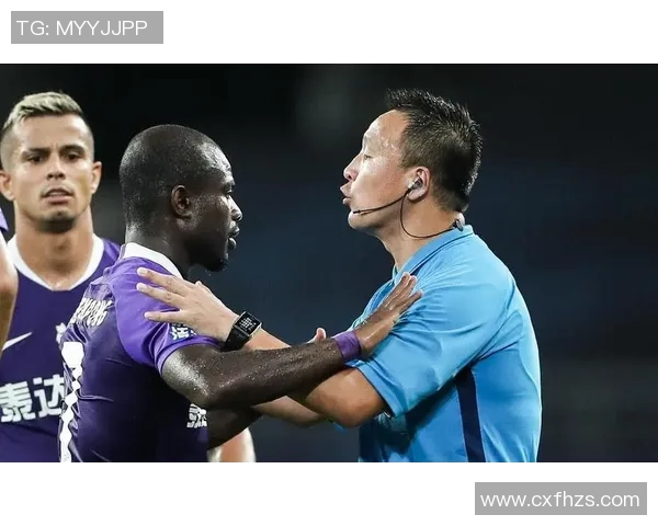 北京与四川的裁判争议引发热议球迷对判罚公正性提出质疑 北京与四川的裁判争议引发热议球迷对判罚公正性提出质疑